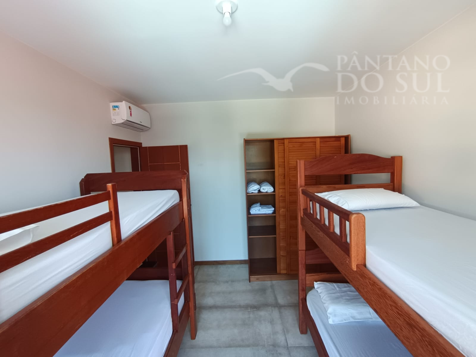 United States, 3 Bedrooms Bedrooms, ,3 BathroomsBathrooms,Casa,Venda,2395