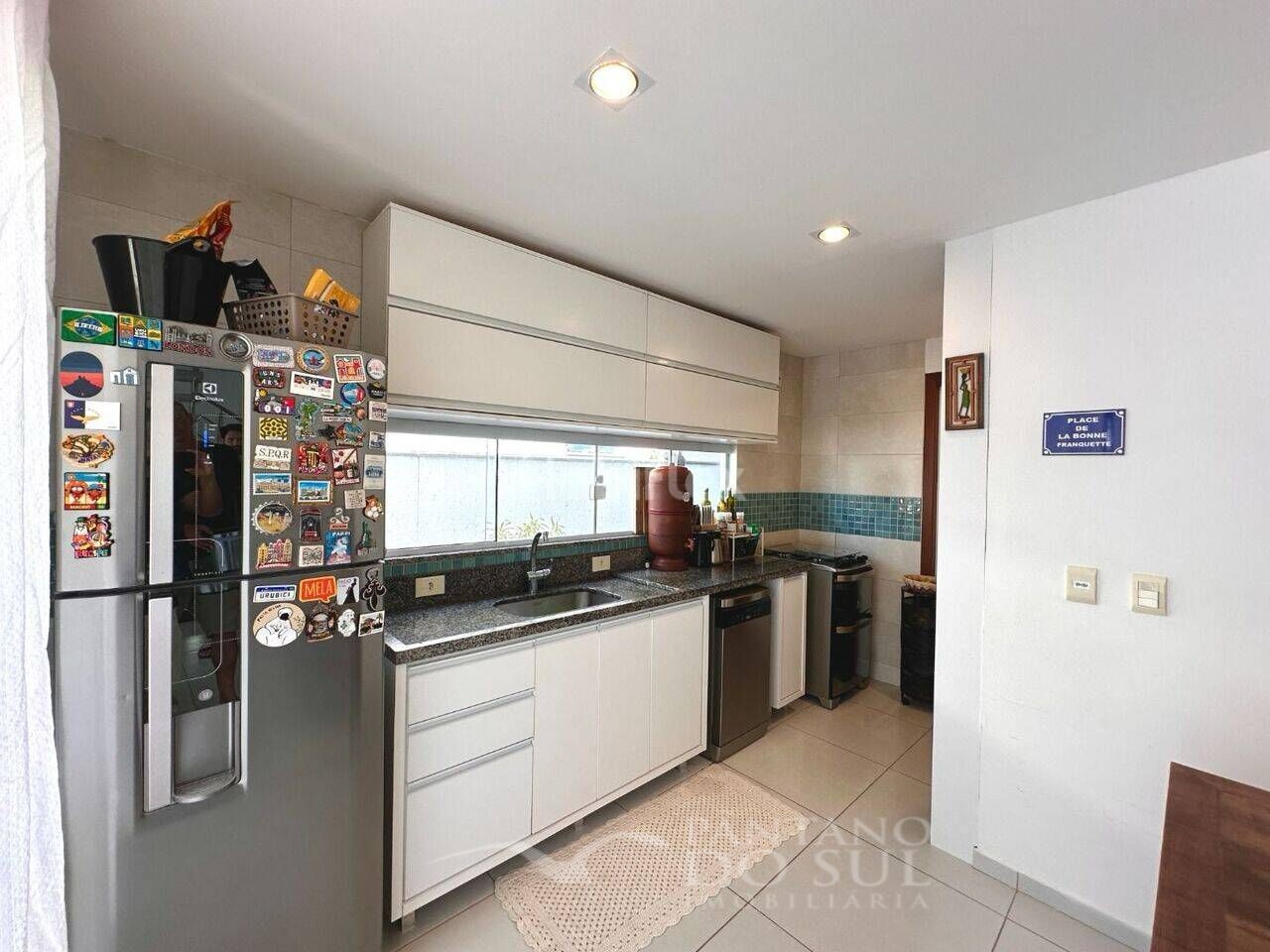 United States, 4 Bedrooms Bedrooms, ,3 BathroomsBathrooms,Casa,Venda,2421