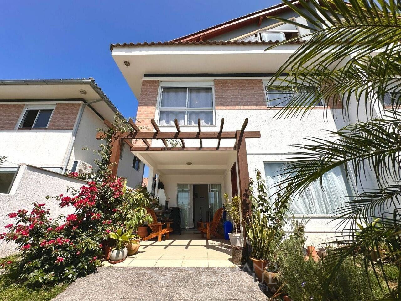 United States, 4 Bedrooms Bedrooms, ,3 BathroomsBathrooms,Casa,Venda,2421