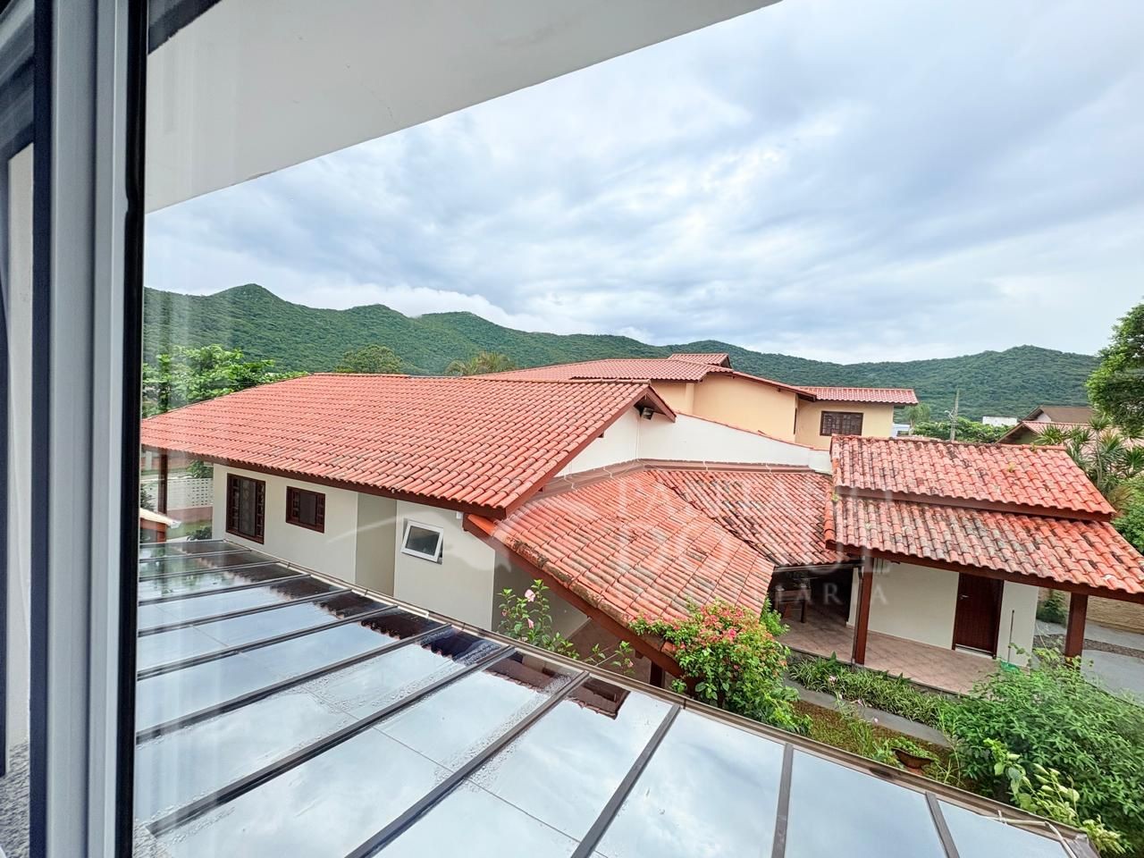 United States, 4 Bedrooms Bedrooms, ,3 BathroomsBathrooms,Casa,Venda,2421